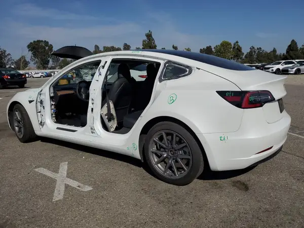 5YJ3E1EB2LF628193 2020 TESLA MODEL 3 - Image 2