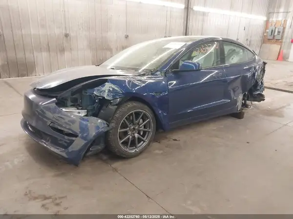 5YJ3E1EB2LF639291 2020 TESLA MODEL 3 - Image 2