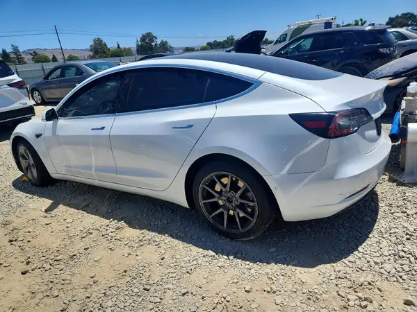 5YJ3E1EB2LF650713 2020 TESLA MODEL 3 - Image 2