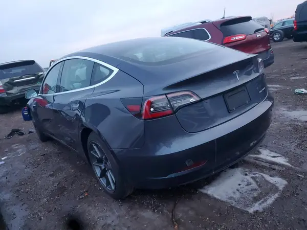 5YJ3E1EB2LF663607 2020 TESLA MODEL 3 - Image 2