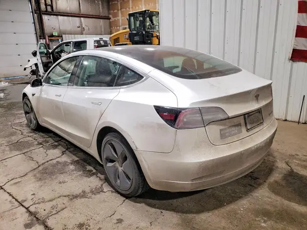 5YJ3E1EB2LF665275 2020 TESLA MODEL 3 - Image 2