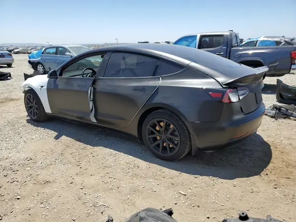 5YJ3E1EB2LF666006 2020 TESLA MODEL 3 - Image 2