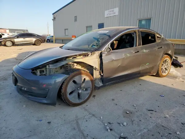 5YJ3E1EB2LF710618 2020 TESLA MODEL 3 - Image 1