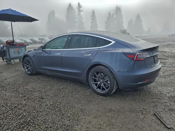5YJ3E1EB2LF720291 2020 TESLA MODEL 3 - Image 2