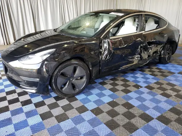 5YJ3E1EB2LF744655 2020 TESLA MODEL 3 - Image 1