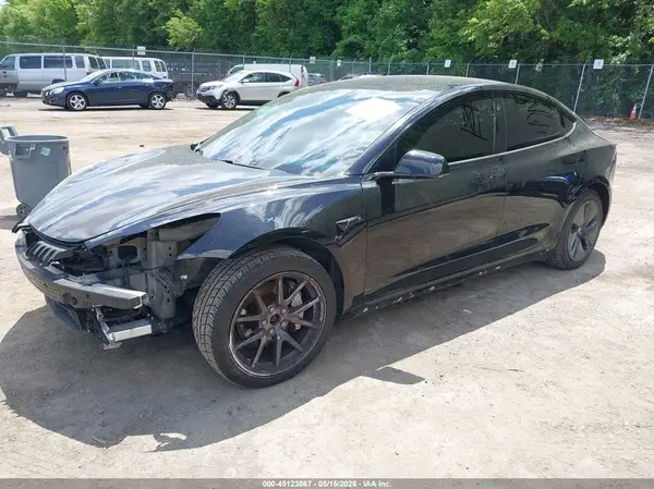 5YJ3E1EB2LF786811 2020 TESLA MODEL 3 - Image 2