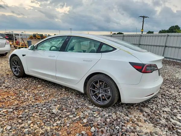 5YJ3E1EB2LF787800 2020 TESLA MODEL 3 - Image 2