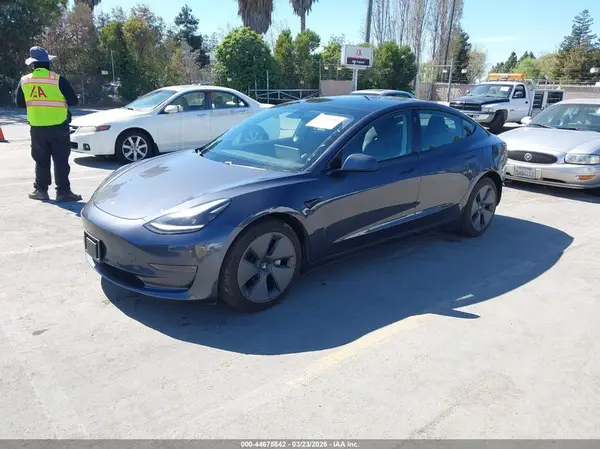 5YJ3E1EB2MF003620 2021 TESLA MODEL 3 - Image 2