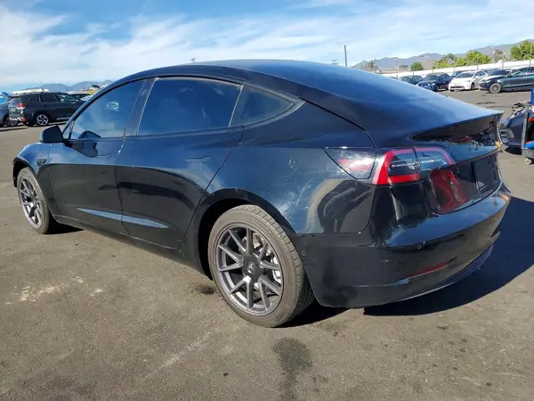 5YJ3E1EB2MF004315 2021 TESLA MODEL 3 - Image 2