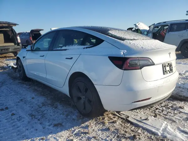 5YJ3E1EB2MF012981 2021 TESLA MODEL 3 - Image 2