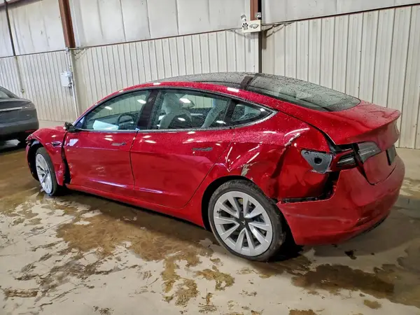 5YJ3E1EB2MF032552 2021 TESLA MODEL 3 - Image 2
