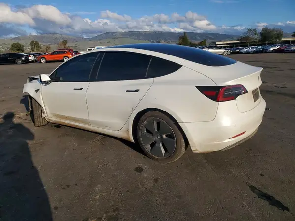 5YJ3E1EB2MF055247 2021 TESLA MODEL 3 - Image 2