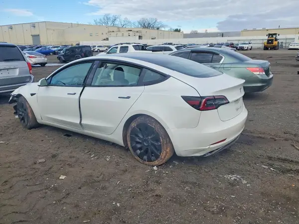 5YJ3E1EB2MF059489 2021 TESLA MODEL 3 - Image 2