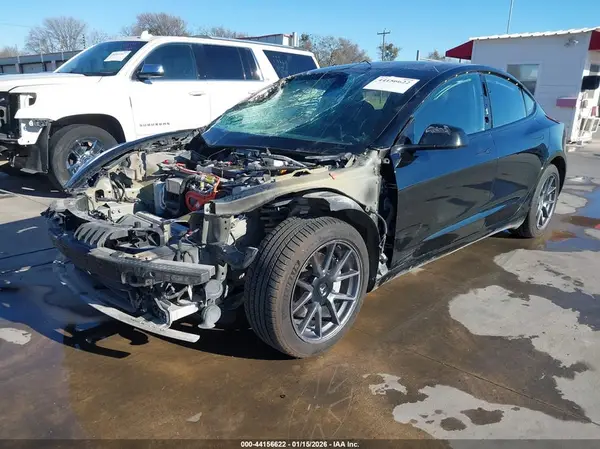 5YJ3E1EB2MF061033 2021 TESLA MODEL 3 - Image 2