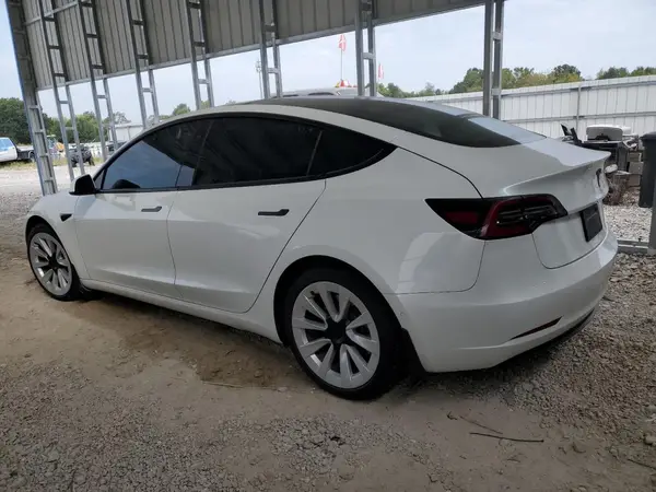 5YJ3E1EB2MF065714 2021 TESLA MODEL 3 - Image 2