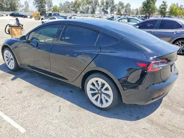 5YJ3E1EB2MF082142 2021 TESLA MODEL 3 - Image 2