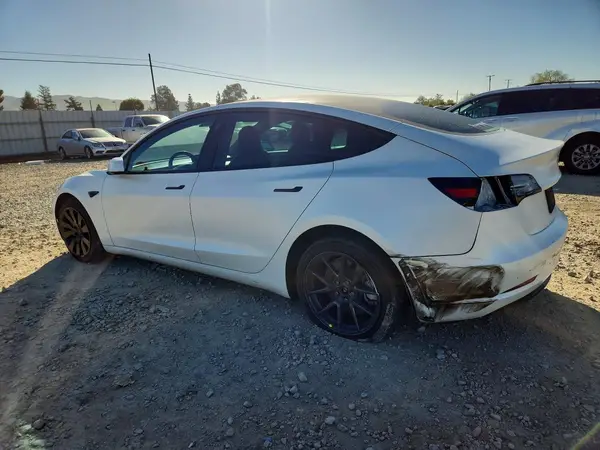 5YJ3E1EB2MF097188 2021 TESLA MODEL 3 - Image 2