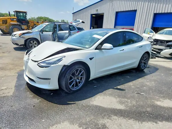5YJ3E1EB2MF852887 2021 TESLA MODEL 3 - Image 1