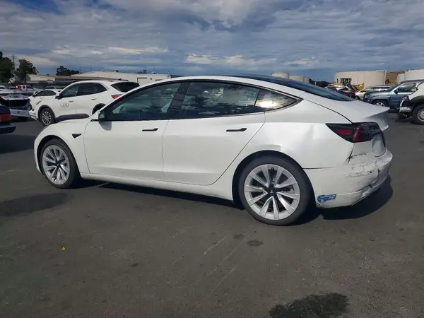 5YJ3E1EB2MF863064 2021 TESLA MODEL 3 - Image 2