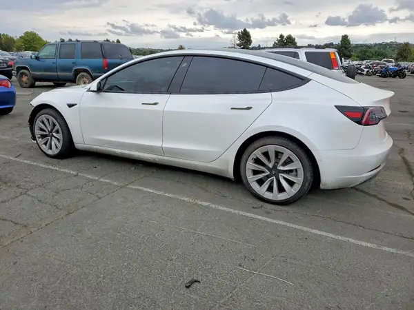 5YJ3E1EB2MF870547 2021 TESLA MODEL 3 - Image 2