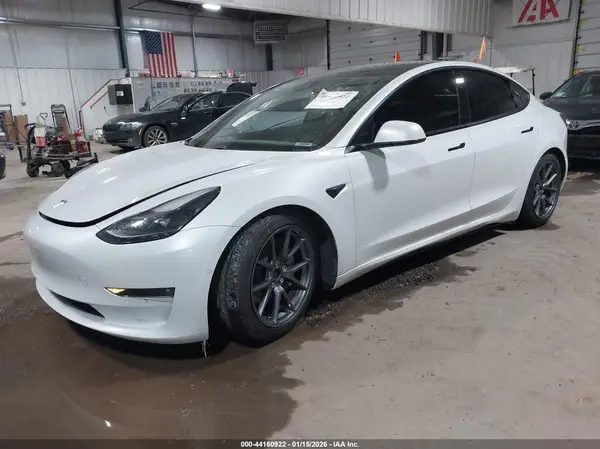 5YJ3E1EB2MF901991 2021 TESLA MODEL 3 - Image 2