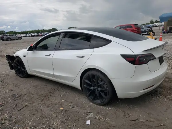 5YJ3E1EB2MF902056 2021 TESLA MODEL 3 - Image 2