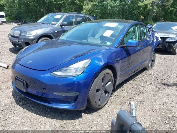 5YJ3E1EB2MF925319 2021 TESLA MODEL 3 - Image 2