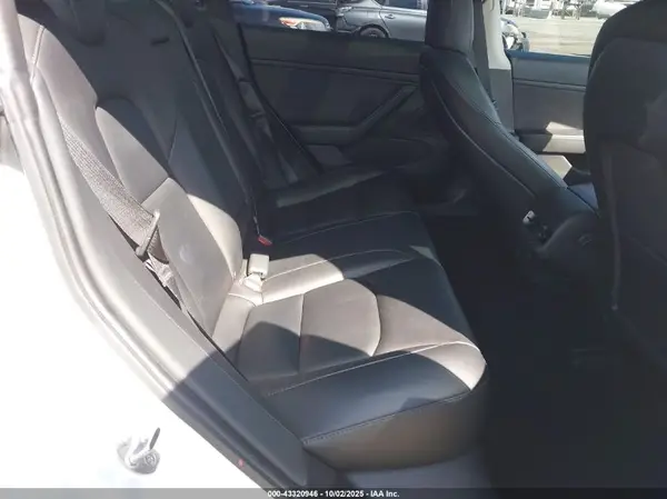 5YJ3E1EB2MF925790 2021 TESLA MODEL 3 - Image 8