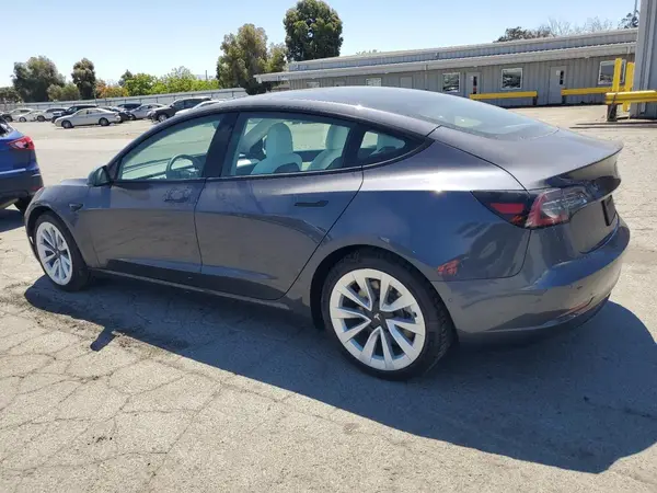 5YJ3E1EB2MF926566 2021 TESLA MODEL 3 - Image 2