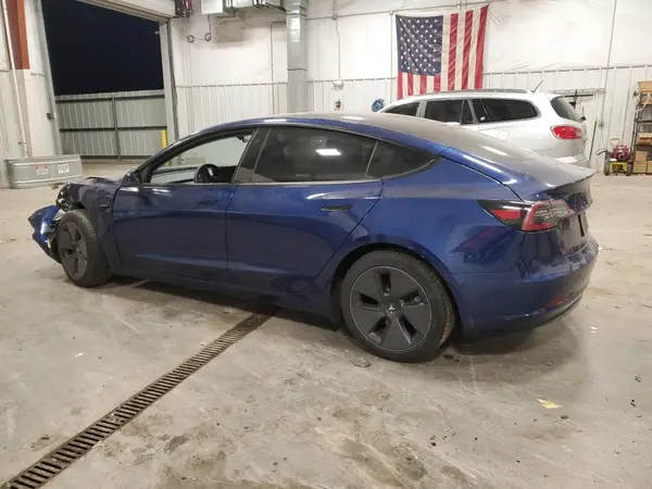 5YJ3E1EB2MF960572 2021 TESLA MODEL 3 - Image 2