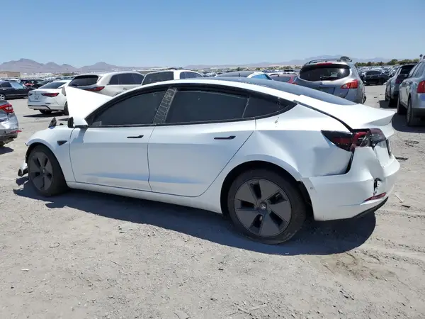 5YJ3E1EB2MF984323 2021 TESLA MODEL 3 - Image 2