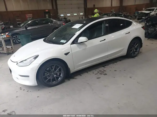 5YJ3E1EB2NF106571 2022 TESLA MODEL 3 - Image 2