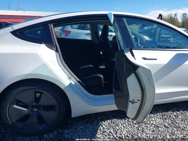 5YJ3E1EB2NF108448 2022 TESLA MODEL 3 - Image 8