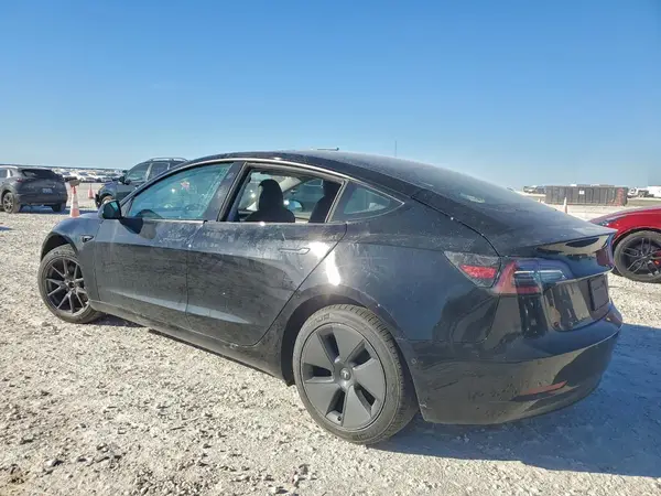 5YJ3E1EB2NF110247 2022 TESLA MODEL 3 - Image 2
