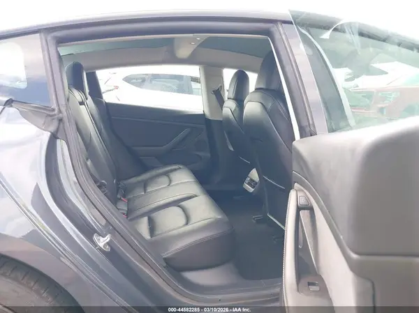 5YJ3E1EB2NF118252 2022 TESLA MODEL 3 - Image 8