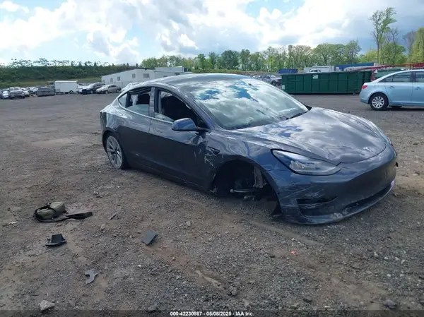 5YJ3E1EB2NF119675 2022 TESLA MODEL 3 - Image 1