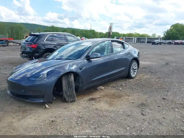 5YJ3E1EB2NF119675 2022 TESLA MODEL 3 - Image 2
