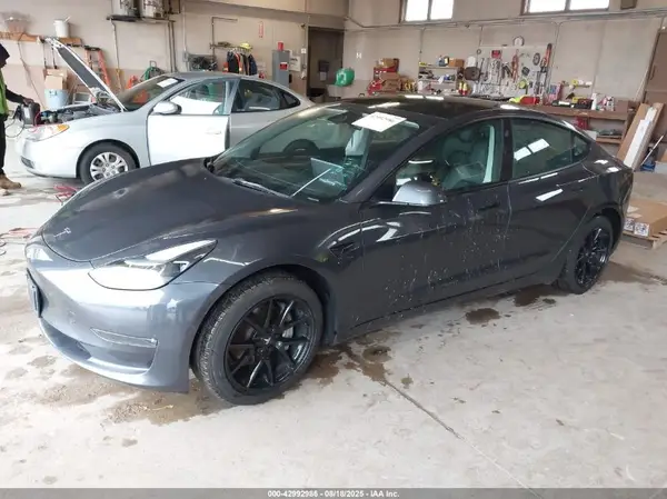 5YJ3E1EB2NF120339 2022 TESLA MODEL 3 - Image 2