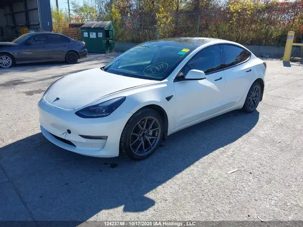 5YJ3E1EB2NF121247 2022 TESLA MODEL 3 - Image 2