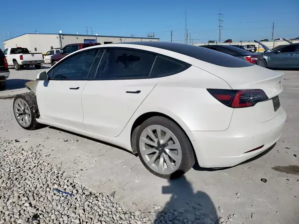 5YJ3E1EB2NF125198 2022 TESLA MODEL 3 - Image 2