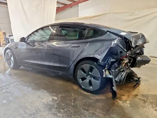 5YJ3E1EB2NF125380 2022 TESLA MODEL 3 - Image 2