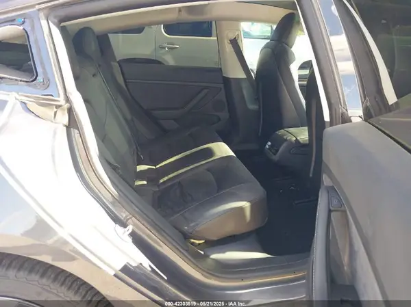 5YJ3E1EB2NF126562 2022 TESLA MODEL 3 - Image 8