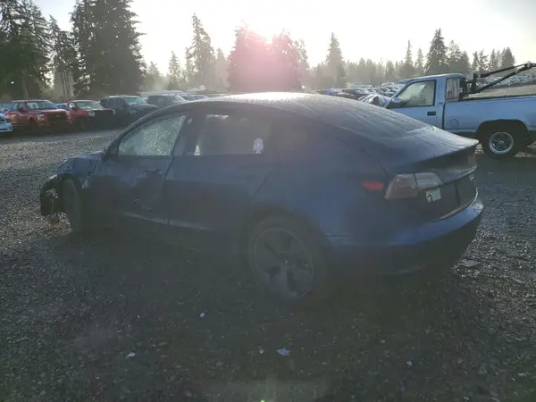 5YJ3E1EB2NF129526 2022 TESLA MODEL 3 - Image 2