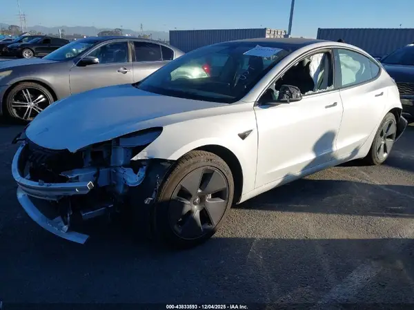 5YJ3E1EB2NF130935 2022 TESLA MODEL 3 - Image 2