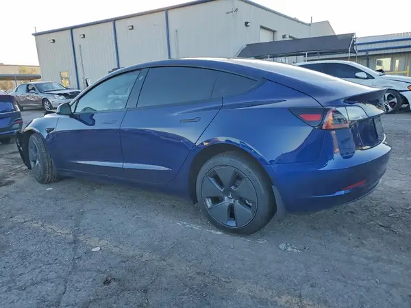 5YJ3E1EB2NF135665 2022 TESLA MODEL 3 - Image 2