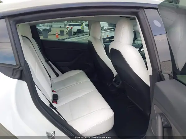 5YJ3E1EB2NF137402 2022 TESLA MODEL 3 - Image 8