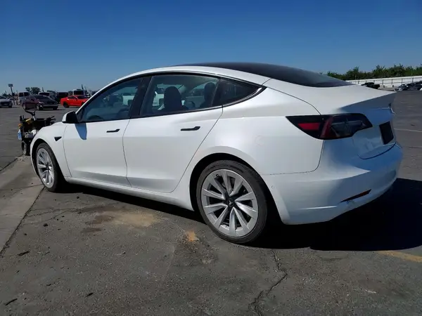5YJ3E1EB2NF143605 2022 TESLA MODEL 3 - Image 2