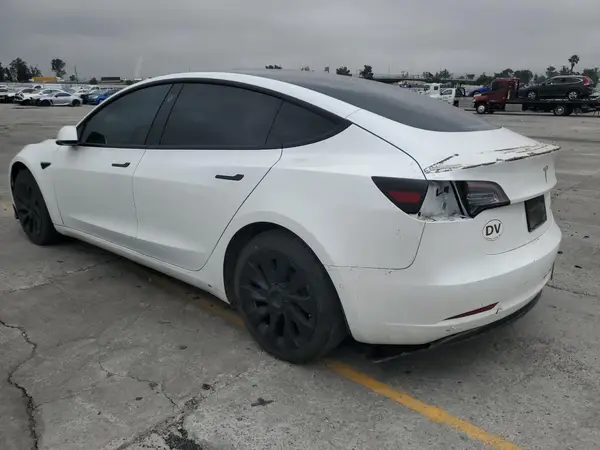 5YJ3E1EB2NF152059 2022 TESLA MODEL 3 - Image 2