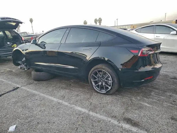 5YJ3E1EB2NF154779 2022 TESLA MODEL 3 - Image 2