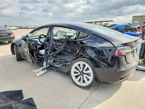 5YJ3E1EB2NF163451 2022 TESLA MODEL 3 - Image 2
